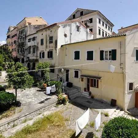 Sarantis Gallery Apartman